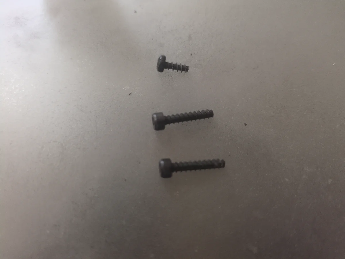 New screws with correct diameter and thread
