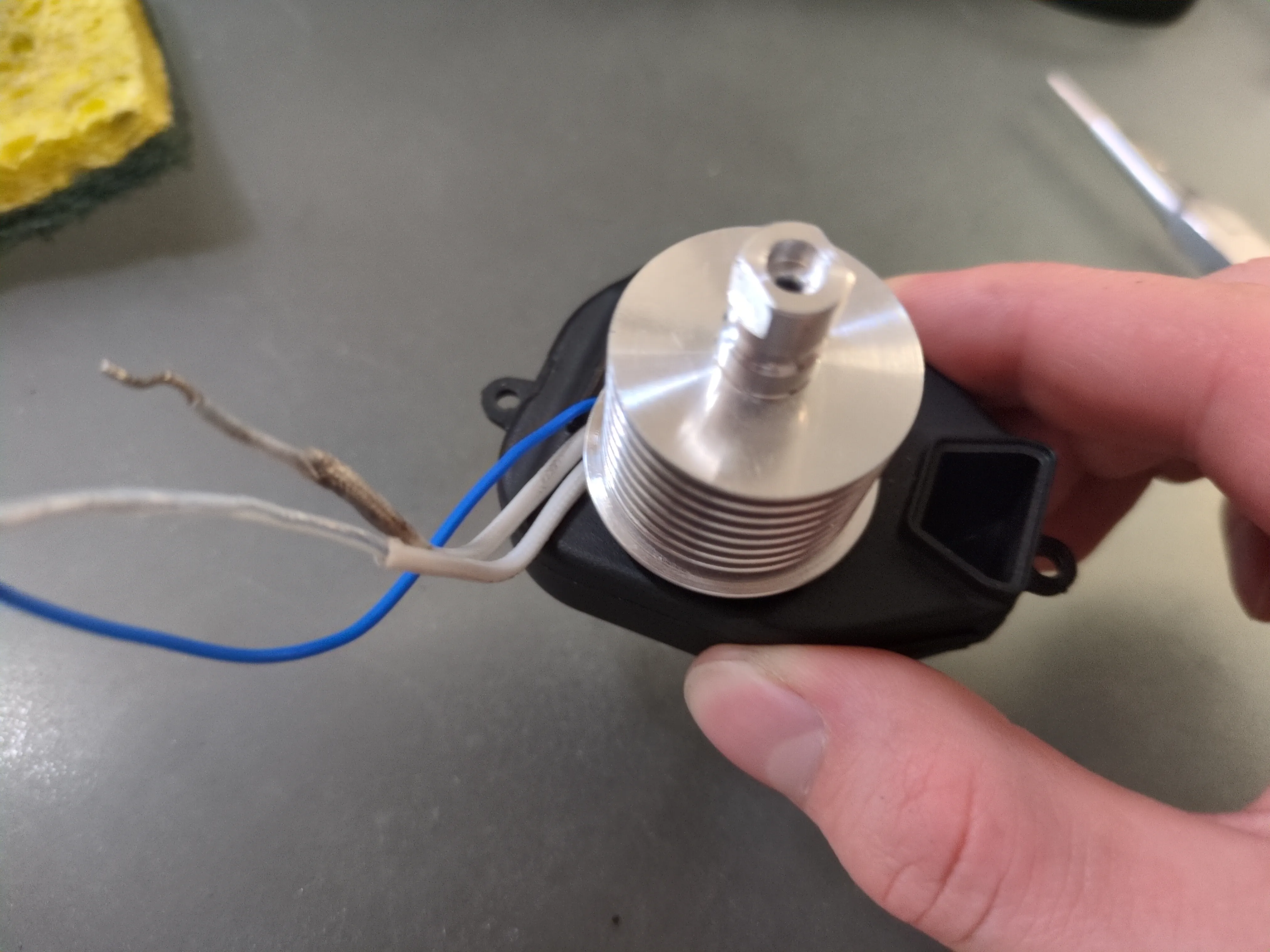 Wire alignment along casing gap